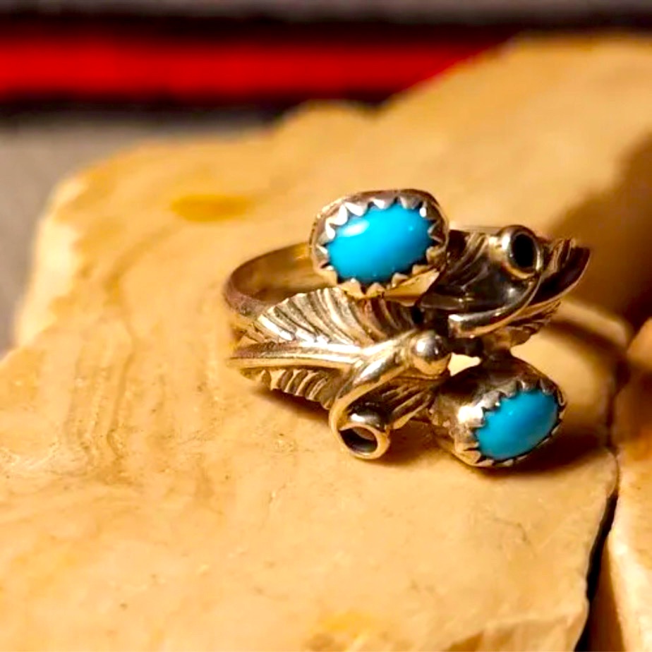 Vintage Native American Signed Ring. Beautiful Detail